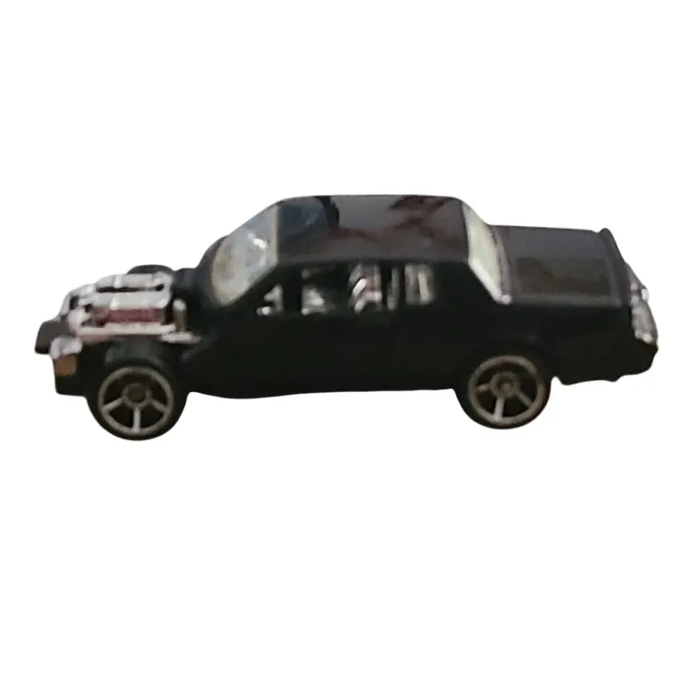 Hot Wheels Buick Grand National 1:64 Scale Diecast Model Diorama LOOSE no Hood